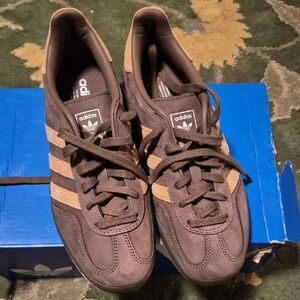 Adidas Men's Brown and Tan Sneakers